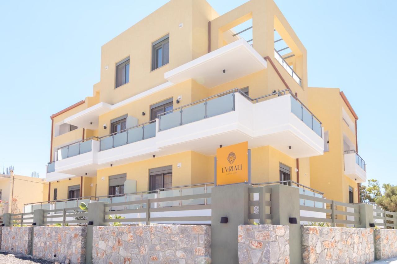 Evriali Comfort Living Palaiochora Exteriér fotografie