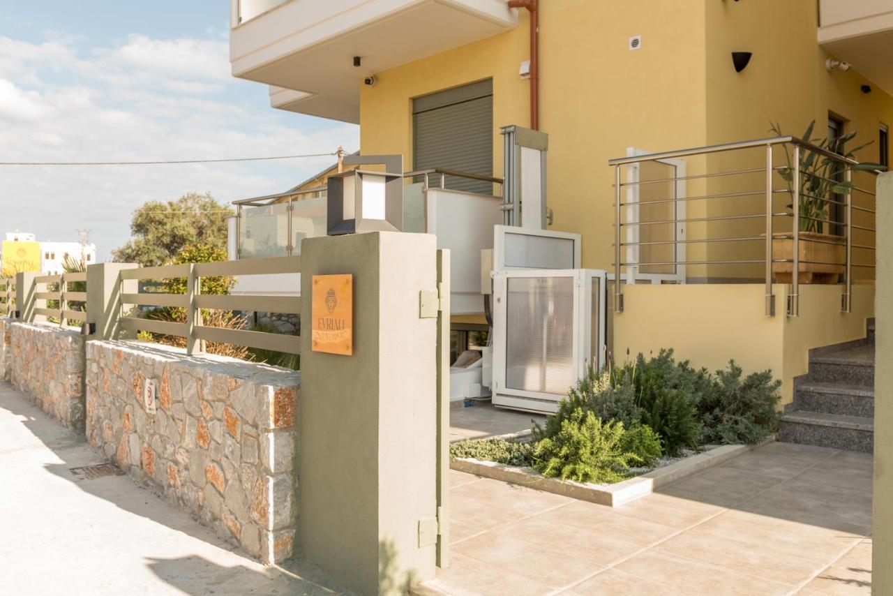 Evriali Comfort Living Palaiochora Exteriér fotografie